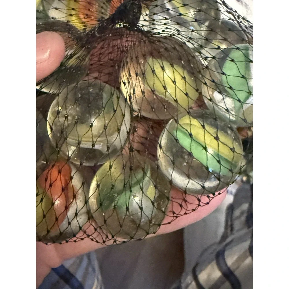 VINTAGE 80'S MARBLES AMAZING COLORS,‎ BAG OF 22